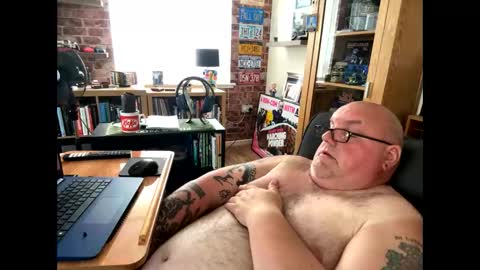 Snapshot of jerseyhammer01 chatting on 06-01-26, 04:31 Harry online show from 06-01-26, 04:31