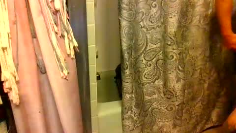 Snapshot of jerzeymike69 chatting on 10-18-25, 08:59 JerzeyMike online show from 10-18-25, 08:59