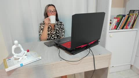 Snapshot of jess1ca_herrera chatting on 01-27-25, 08:49 jessica herreraToday I will be your devil and you my victim online show from 01-27-25, 08:49