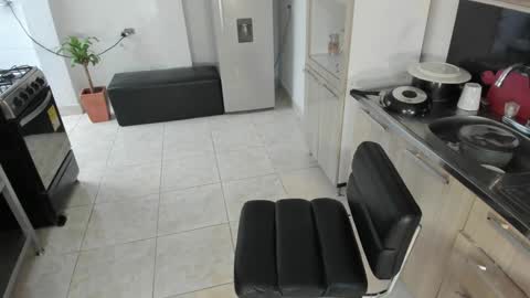 Snapshot of jess1ca_herrera chatting on 01-28-25, 03:25 jessica herreraToday I will be your devil and you my victim online show from 01-28-25, 03:25