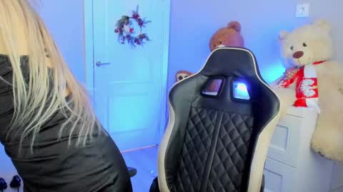 jess1ca_rabb1t online show from 12-09-24, 06:01