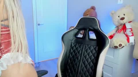 jess1ca_rabb1t online show from 12-17-24, 05:51