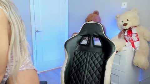 jess1ca_rabb1t online show from 01-16-25, 07:49