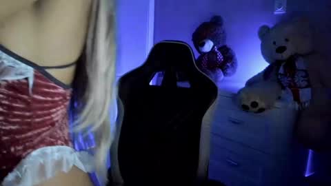 jess1ca_rabb1t online show from 01-17-25, 10:00