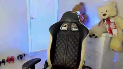 jess1ca_rabb1t online show from 01-19-25, 01:44