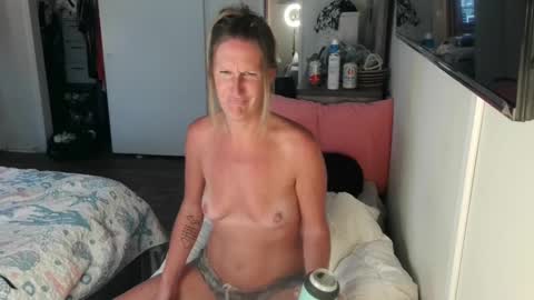 Snapshot of jess_dutton chatting on 02-27-25, 09:58 Jessica online show from 02-27-25, 09:58