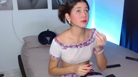 Snapshot of jessdant_luv chatting on 01-06-25, 05:30 Hello we are Jesse and Dante. online show from 01-06-25, 05:30