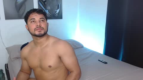 Snapshot of jessdant_luv chatting on 01-11-25, 04:38 Hello we are Jesse and Dante. online show from 01-11-25, 04:38