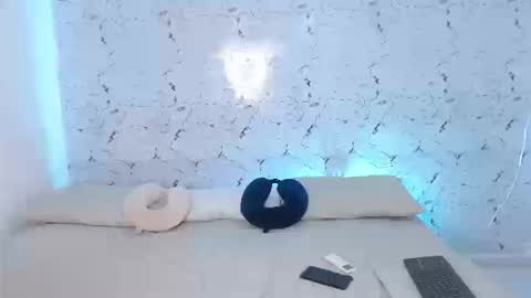 Snapshot of jessdant_luv chatting on 09-09-25, 04:12 Hello we are Jesse and Dante. online show from 09-09-25, 04:12