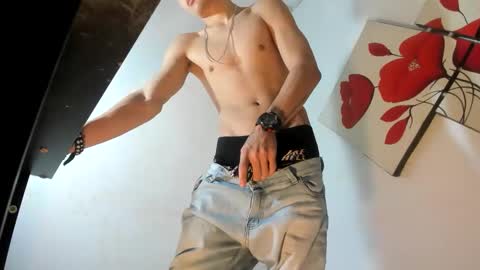 Snapshot of jesshot_bigcock chatting on 05-23-26, 06:34 jesshot_bigcock online show from 05-23-26, 06:34