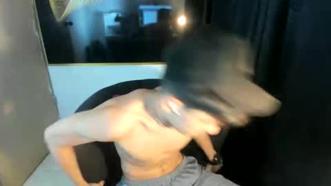 Snapshot of jesshot_bigcock chatting on 06-11-26, 06:00 jesshot_bigcock online show from 06-11-26, 06:00