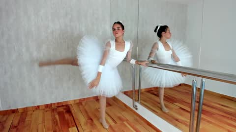 Jess online show from 01-24-25, 01:03