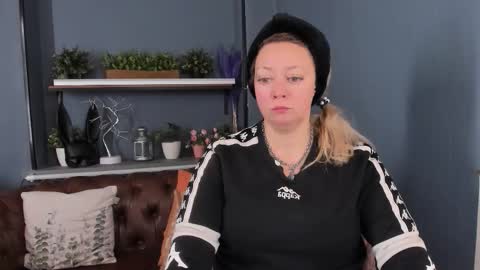 Jessica online show from 10-04-25, 11:08