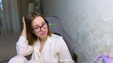 Jessy online show from 10-11-25, 06:12