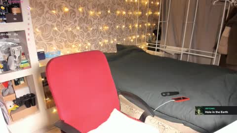 Mila online show from 02-04-25, 12:19