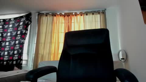 jessica_rabbit777_ online show from 02-16-25, 09:48