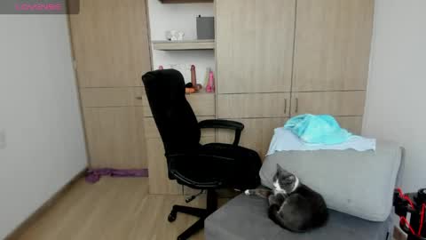 jessica_rabbit777_ online show from 04-13-26, 09:09