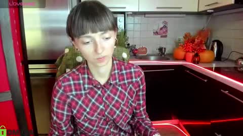 jessicaforris online show from 10-08-25, 07:06