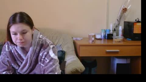jessicaholland1 online show from 04-22-26, 12:07