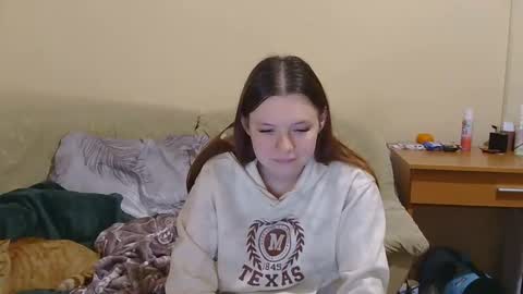 jessicaholland1 online show from 04-24-26, 05:26