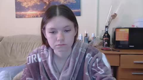 jessicaholland1 online show from 05-19-26, 05:14