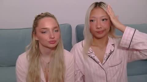 Jessica online show from 11-21-25, 01:37