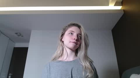 Jessica online show from 04-25-26, 03:53