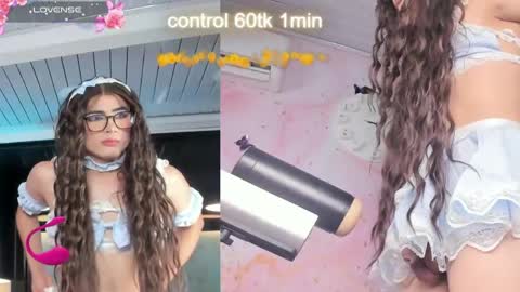 Snapshot of jessicameron chatting on 05-24-26, 03:33 JESSI AND NAOMI online show from 05-24-26, 03:33
