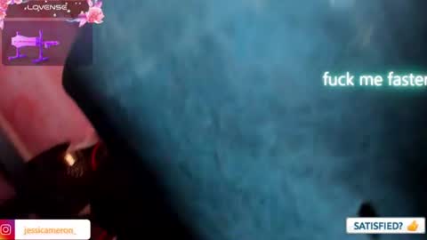 Snapshot of jessicameron chatting on 06-18-26, 01:17 JESSI AND NAOMI online show from 06-18-26, 01:17