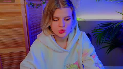 jessicaoconnor online show from 12-22-24, 01:33