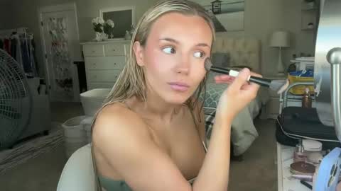 Jessica Parker online show from 09-17-25, 05:36