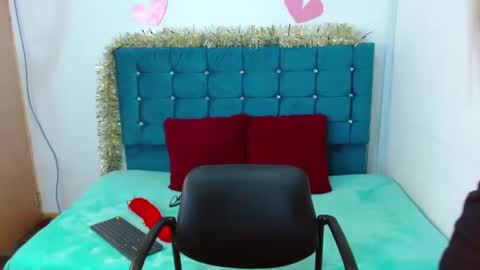 Snapshot of jessicarabbit4 chatting on 02-26-25, 06:26 jessicarabbit4 online show from 02-26-25, 06:26