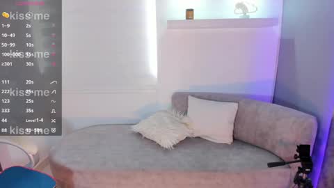 Snapshot of jessicawilliamsx_ chatting on 06-06-26, 03:39 Jessisa online show from 06-06-26, 03:39