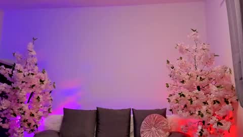 Gloria   online show from 02-12-25, 02:35