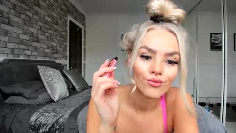 jessiebella0210_ online show from 10-26-25, 01:28