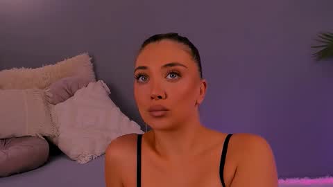 Snapshot of jessiellle chatting on 09-28-25, 02:22 jessiellle online show from 09-28-25, 02:22