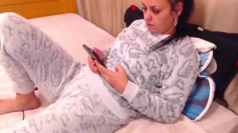 jessiestar3 online show from 04-21-26, 06:09