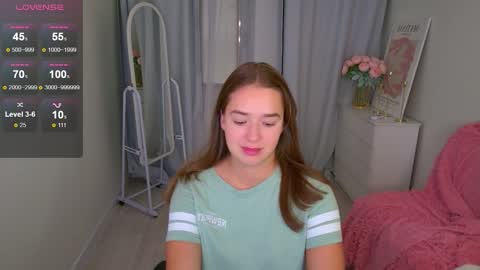 Snapshot of jessiestarz chatting on 11-18-25, 02:43 Jessi online show from 11-18-25, 02:43