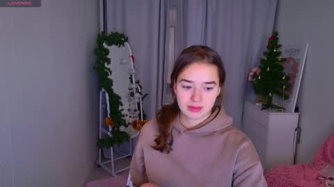 Snapshot of jessiestarz chatting on 12-14-25, 01:38 Jessi online show from 12-14-25, 01:38