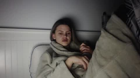 jessieryan online show from 12-20-25, 05:03