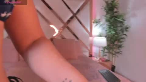 Snapshot of jessiica_stonne2 chatting on 07-05-26, 04:19 JESSICA STONNE online show from 07-05-26, 04:19