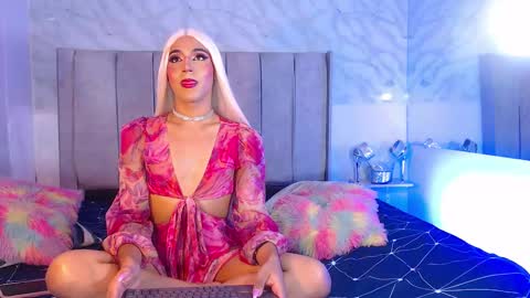 Snapshot of jessika_rabbits chatting on 12-10-24, 04:34 JESS online show from 12-10-24, 04:34