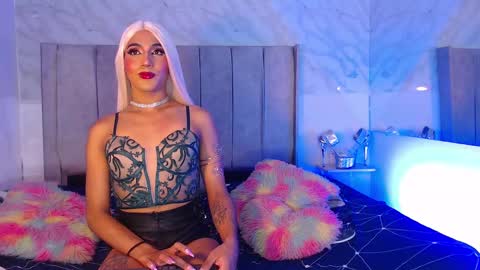 Snapshot of jessika_rabbits chatting on 12-10-24, 08:30 JESS online show from 12-10-24, 08:30