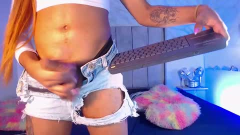 Snapshot of jessika_rabbits chatting on 12-14-24, 04:01 JESS online show from 12-14-24, 04:01