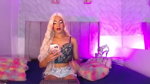 Snapshot of jessika_rabbits chatting on 12-15-24, 11:12 JESS online show from 12-15-24, 11:12