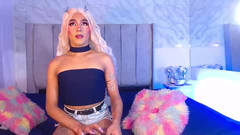 Snapshot of jessika_rabbits chatting on 12-18-24, 01:37 JESS online show from 12-18-24, 01:37