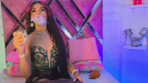 Snapshot of jessika_rabbits chatting on 03-02-25, 04:28 JESS online show from 03-02-25, 04:28