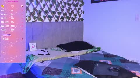 Snapshot of jessika_rabbits chatting on 10-15-25, 01:39 JESS online show from 10-15-25, 01:39