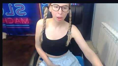 Victoria online show from 01-08-25, 09:34