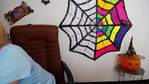 Jess online show from 10-17-25, 07:22